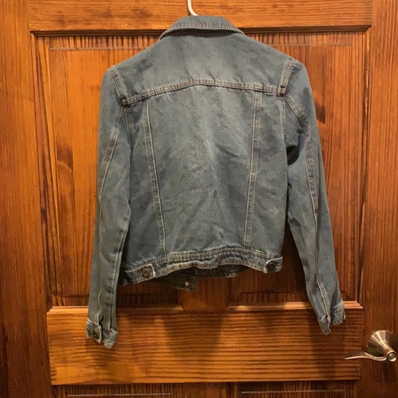 🌻Womens jean jacket! - Picture 3 of 3